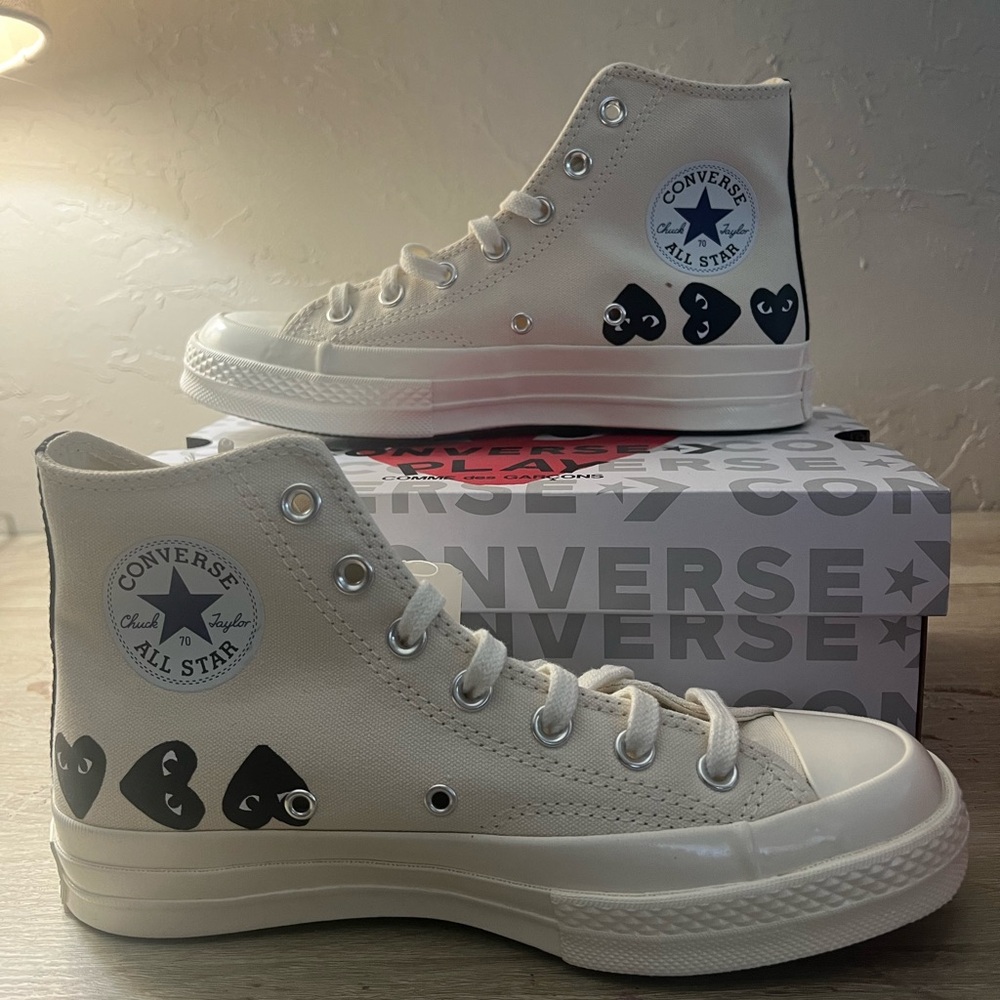 Unisex never worn black and white heart converse